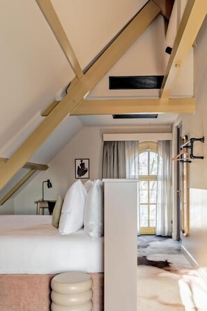 Classic Double Room | In-room safe, blackout drapes, iron/ironing board, free WiFi - Metzlr House (Haarlem)