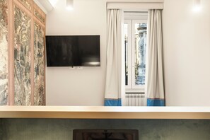 Deluxe Double Room, City View