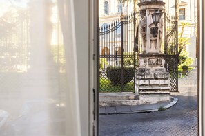 Front of property - Gh Trevi Fountain (Rome)