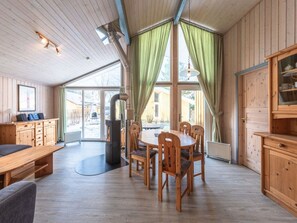 House | Dining - Ferienhaus mit Sauna im Ferienpark Mirow (Mirow)