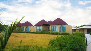 Zuper DeluxZ Tent | 책상, 노트북 작업 공간, 다리미/다리미판, 무료 WiFi