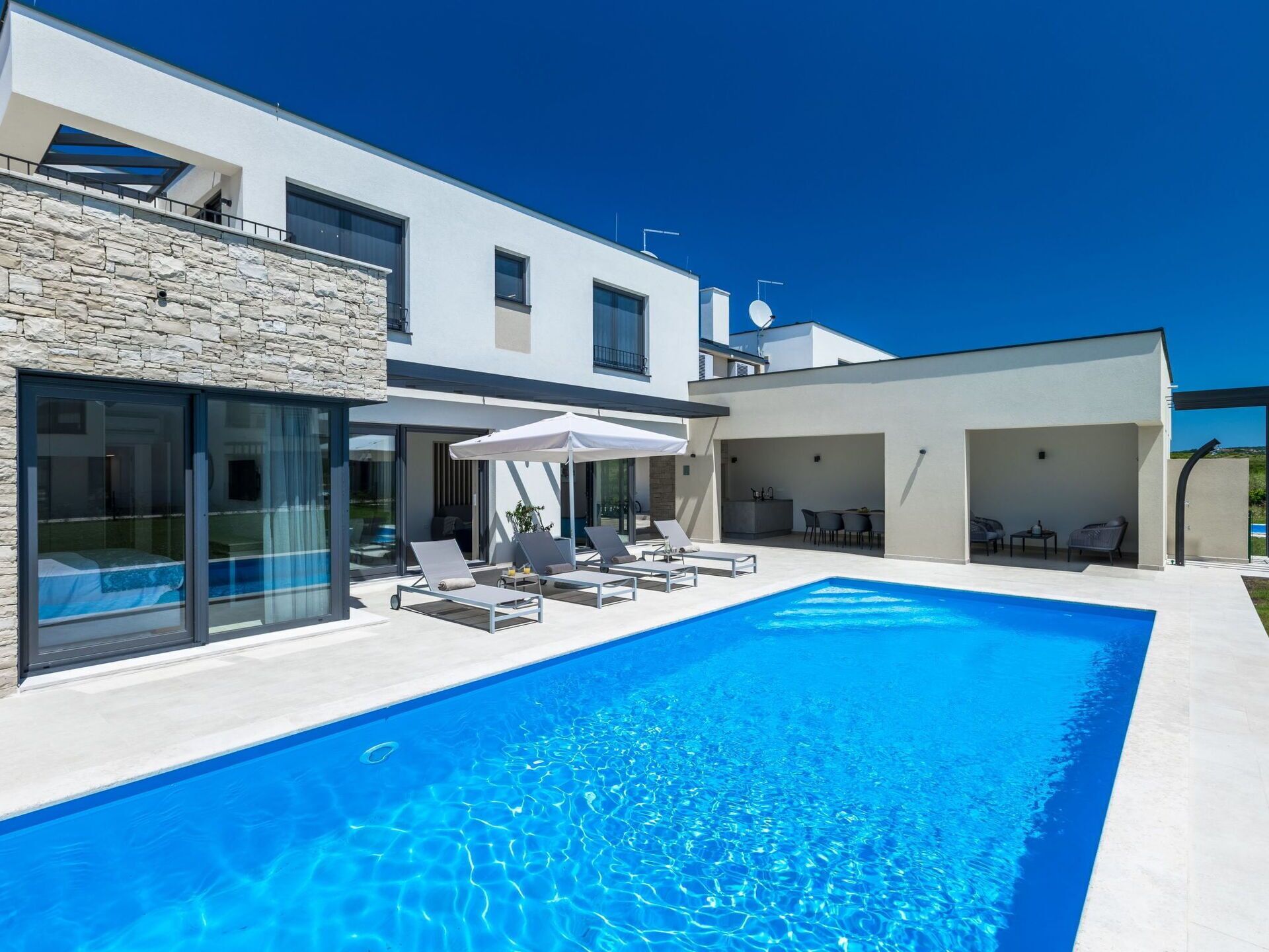 Blue, Swimming Pool, Estate, Resort, Villa, Mansion, Hotel, Design, Courtyard, Eco Hotel