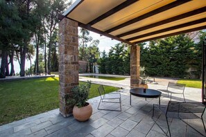 Comfort Villa, Sea View | Terrace/patio