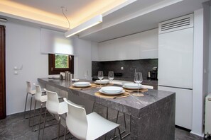 Comfort Villa, Sea View | Private kitchen | Espresso maker, electric kettle, toaster - Beyond the Pines by Halkidiki Villas (Kassandra)