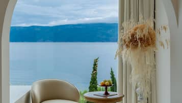 Family Triple Room, Sea View | Desk, blackout drapes, soundproofing, iron/ironing board