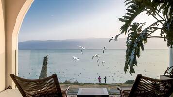 Luxury Triple Room, Sea View | Lake view