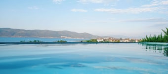 Dali Nest Secret Garden Lake View Inn