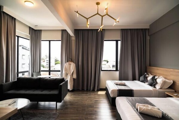 Insonorización y tabla de planchar con plancha 