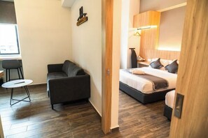 Lydisolert og strykejern/-brett