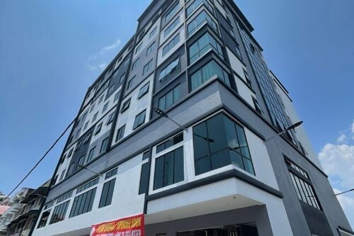 DJ Citi Plaza Hotel & Suites