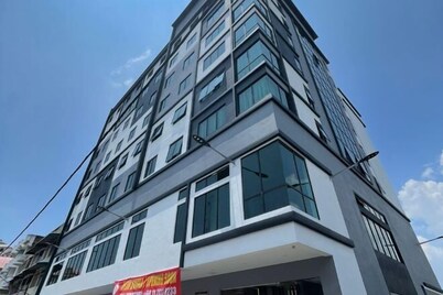 DJ Citi Plaza Hotel & Suites