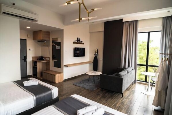 Lydisolert og strykejern/-brett