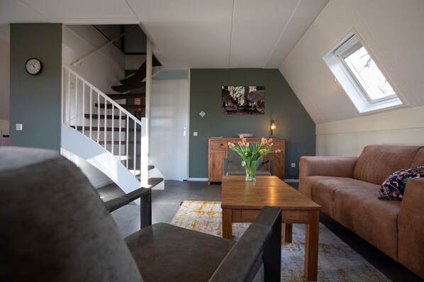 Bungalow | Living area - Holiday Home in Plasmolen Near Lakes (Plasmolen)