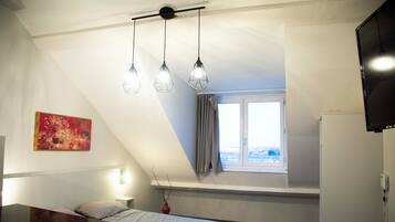 舒適樓中樓客房, 海灣景觀 | 遮光布/窗簾、隔音、免費無線上網