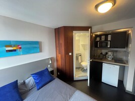 Estudio estándar | Cortinas opacas, sistema de insonorización, wifi gratis