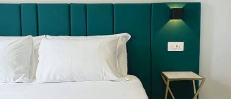 Superior-Doppel- oder -Zweibettzimmer | Daunenbettdecken, Betten mit Memory-Foam-Matratzen, Minibar, Zimmersafe