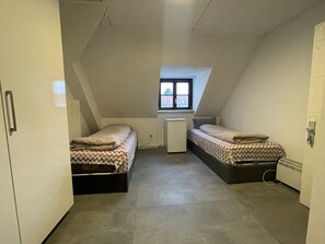 9 bedrooms, free WiFi, bed sheets