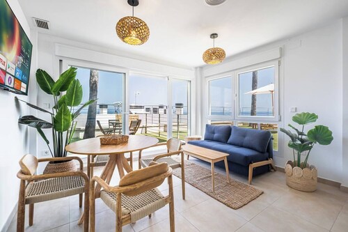 Jade Oceanfront Apt & Terrace