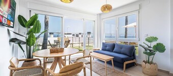 Jade Oceanfront Apt & Terrace