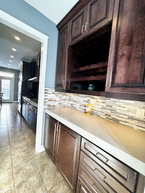 Deluxe House, 4 Bedrooms, Patio, Garden View | Private kitchen | Coffee/tea maker, electric kettle, toaster, highchair
