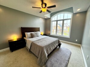 Deluxe House, 4 Bedrooms, Patio, Garden View