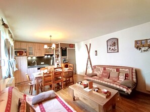 TV - Cozy T2 for 6 with WIFI and parking at Pla d'Adet (Saint-Lary-Soulan)