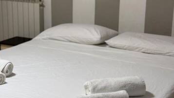 1 bedroom, bed sheets