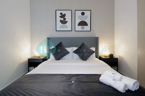1 bedroom, in-room safe, iron/ironing board, free WiFi