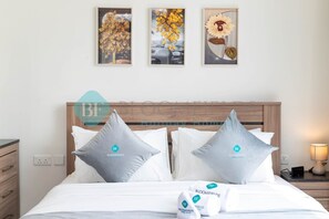 In-room safe, iron/ironing board, free WiFi, bed sheets - Bloomfields Artistic STU in The View Raha Beach (Abu Dabi)