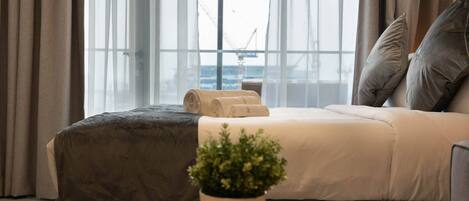 1 bedroom, in-room safe, iron/ironing board, free WiFi