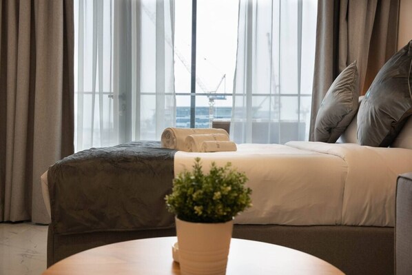 1 bedroom, in-room safe, iron/ironing board, free WiFi