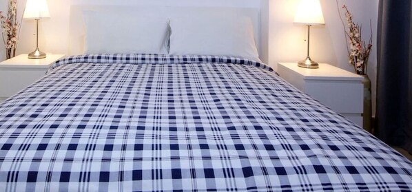 1 chambre, coffres-forts dans les chambres, fer et planche à repasser