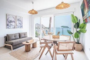 Living area - Turmalina Oceanfront Apt&Terrace (El Campello)