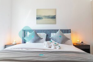 1 bedroom, in-room safe, iron/ironing board, free WiFi - Bloomfields Modern 1BR in Waters Edge Yas Island (Abu Dabi)