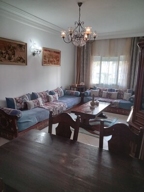 Smart TV, printers - For rent: Luxury apartment in a tourist residence. (Asilah)
