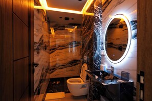 Shower, hair dryer, towels, soap - IMMOKA SUITES (Tangier)