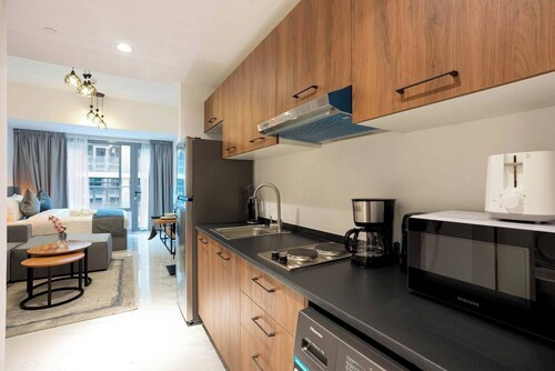 Bloomfields Spacious STU in Oasis Masdar City