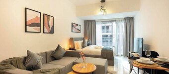 Bloomfields Spacious STU in Oasis Masdar City