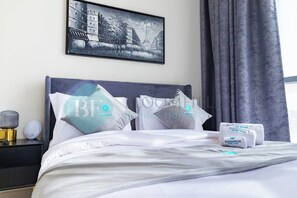 Iron/ironing board, free WiFi, bed sheets