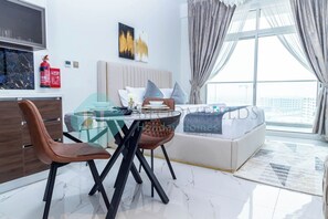 Iron/ironing board, free WiFi, bed sheets