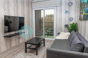 TV - Bloomfields Cozy 1BR in Silicon Oasis (Dubai)