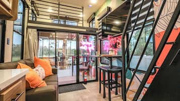 TV, stereo, offices