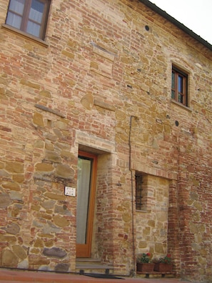 Façana frontal de l'allotjament