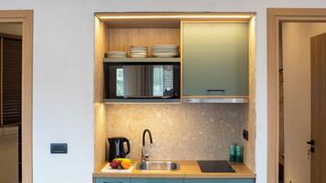 Villa – design, 2 soverom, privat basseng, fjellutsikt | Eget kjøkken | Kjøleskap, kokeplater, espressomaskin og vannkoker