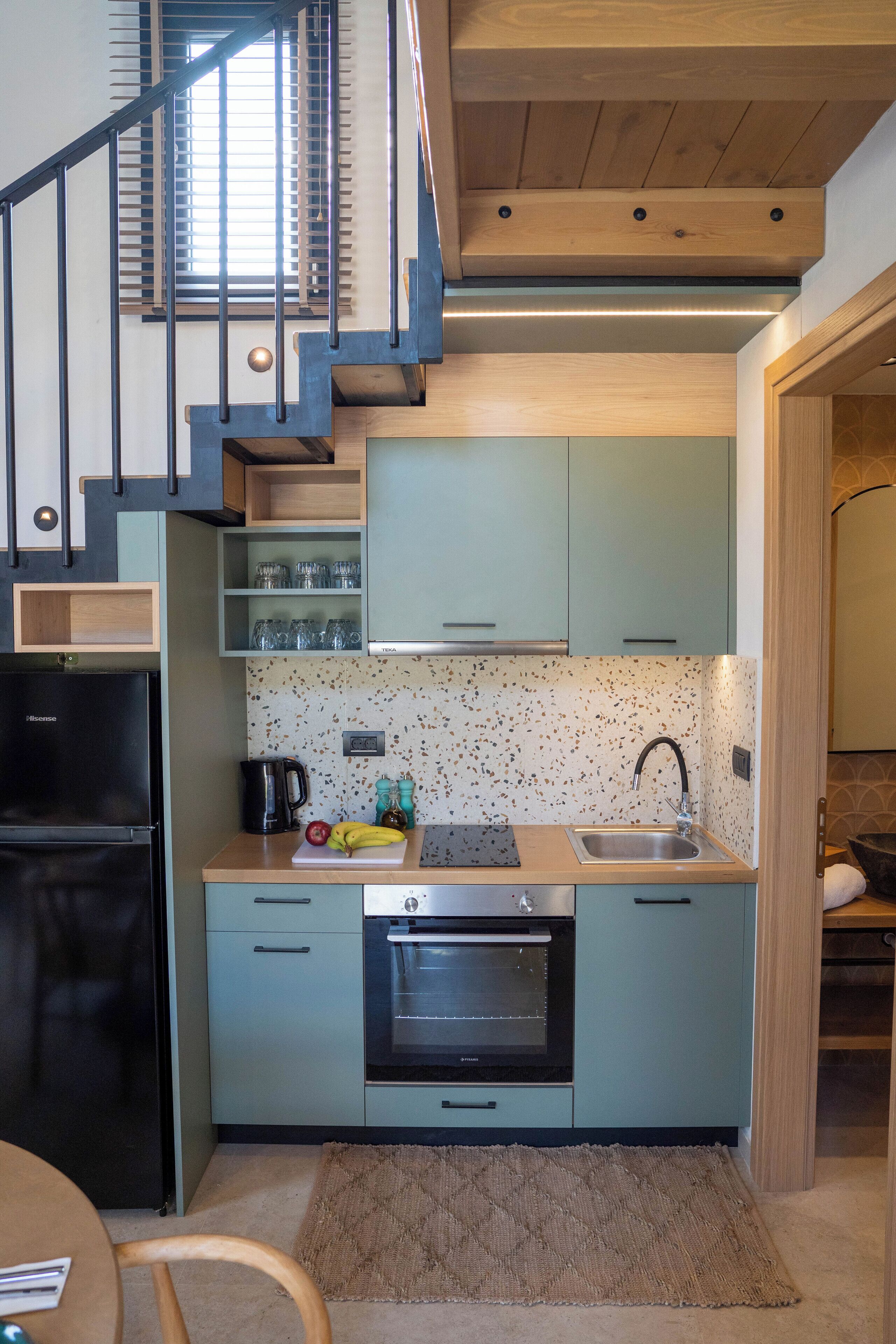 Comfort Villa, Lanai, Mountain View | Private kitchen | Full-size fridge, stovetop, espresso maker, electric kettle