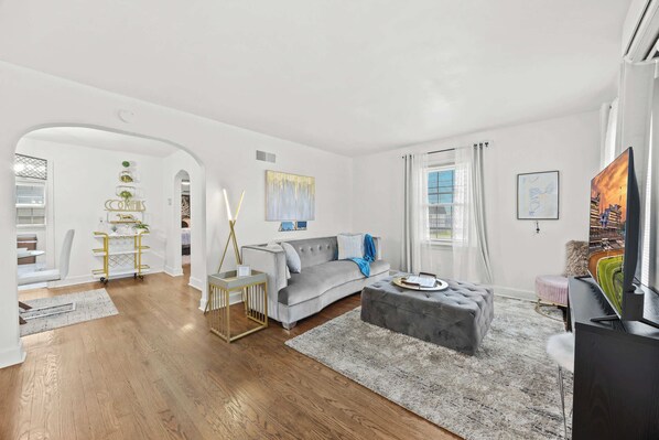 Téléviseur, bureau