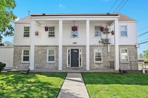 Exterior - Cozy Apartment Near Bourbon Trail & Downtown Lou! (Louisville)