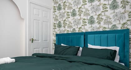 4-bed - Sleeps 8- Free Parking - Pet Friendly