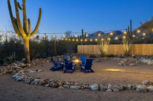 Foothills Oasis: Fire Pit & Scenic Mountain Views