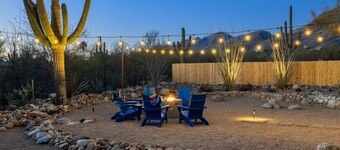 Foothills Oasis: Fire Pit & Scenic Mountain Views
